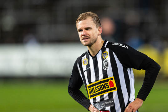 Landskronas Jonathan Asp deppar