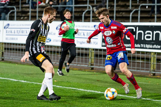 Landskronas Dennis Olofsson och Östers Carl Johansson
