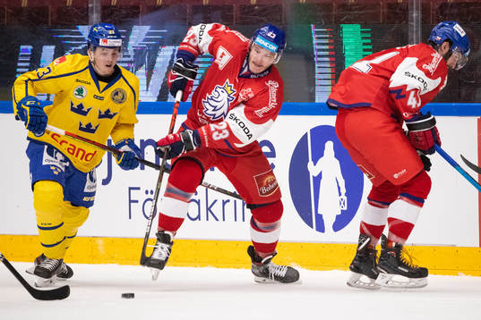 Jesper Sellgren of Sweden and Dmitri Jaskin of Czech