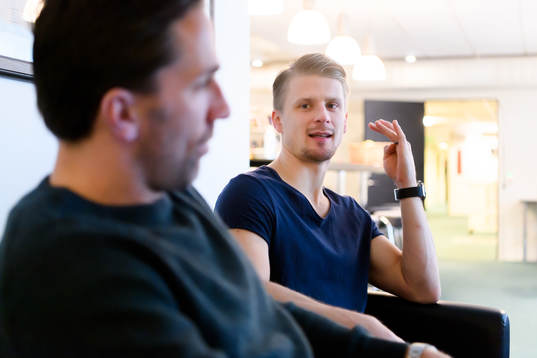 Frölundas Joel Lundqvist och Nicklas Lasu blir intervjuade