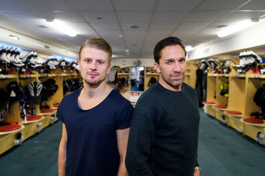 Frölundas Nicklas Lasu och Joel Lundqvist