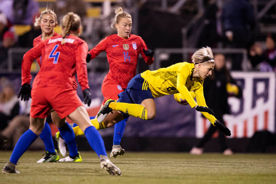 Lina Hurtig of Sweden gets tripped