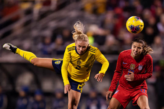 Jonna Andersson of Sweden and Tobin Heath of USA
