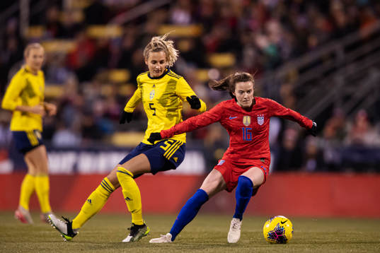 Nathalie Björn of Sweden and Rose Lavelle of USA