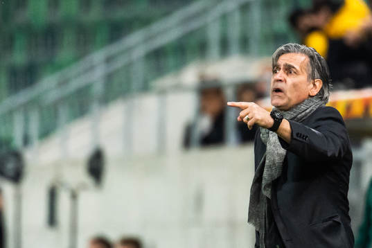 Head coach Maurizio Jacobacci of Lugano reacts