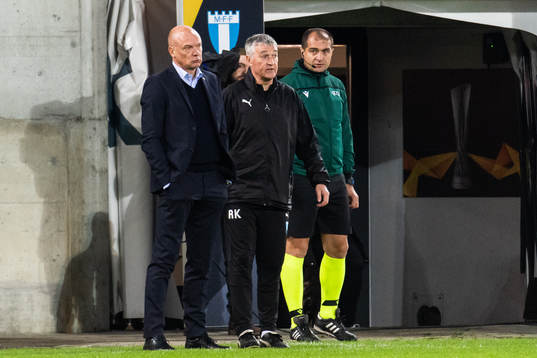 Uwe Rösler, head coach and Rob Kelly, assistant coach of