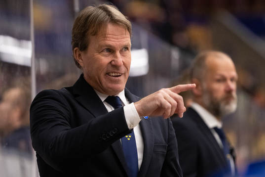 Head Coach Johan Garpenlöv of Sweden