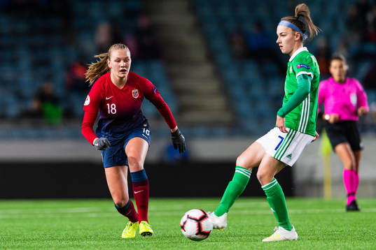 Frida Maanum of Norway and Chloe McCarron of Northern