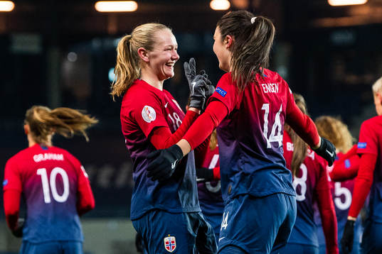 Ingrid Syrstad Engen celebrates with Frida Maanum of Norway