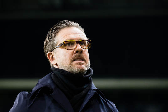 s tränare Rikard Norling innan fotbollsmatchen i Svenska
