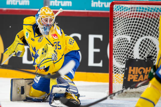 Anton Slepyshev #58, RUS score 0-1, Magnus Hellberg #35, SWE
