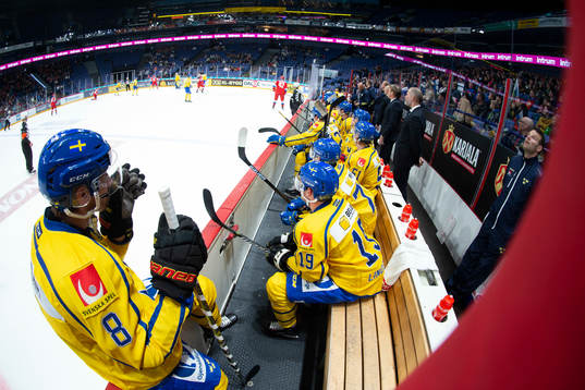 Swedish bench, Anton Rödin #8, SWE, Oscar Lindberg #19, SWE