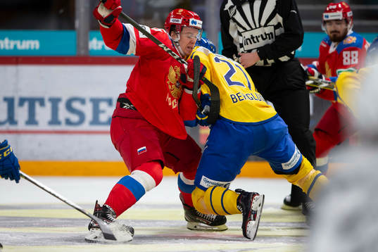 Pavel Karnaukhov #15, RUS, Patrik Berglund #21, SWE