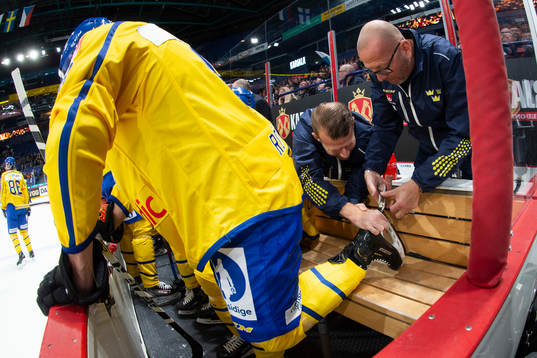 Anton Rödin #8, SWE skate been changeing blade
