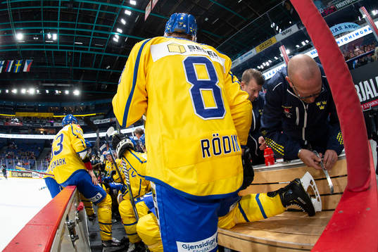 Anton Rödin #8, SWE skate been changeing blade
