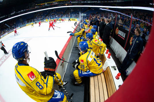 Swedish bench, Anton Rödin #8, SWE, Oscar Lindberg #19, SWE