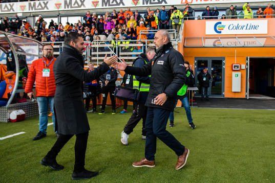 Marti Cifuentes, head coach of Sandefjord, and Lars