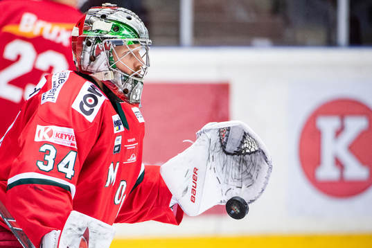 Modos målvakt Erik Hanses