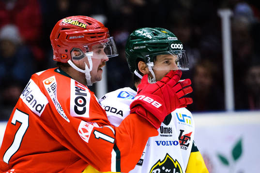 Modos Magnus Häggström och Björklövens Alex Hutchings