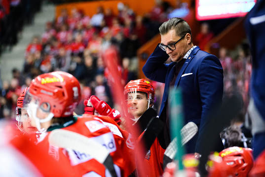 Modos tränare Björn Hellkvist