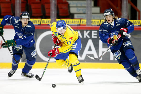 Karl Henriksson #19, SWE