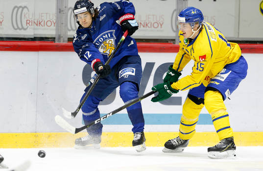 Eemil Erholtz #12, FIN and Oskar Bäck #15, SWE
