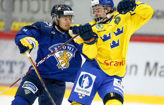 Mikko Kokkonen #4, FIN and Lucas Raymond #18, SWE