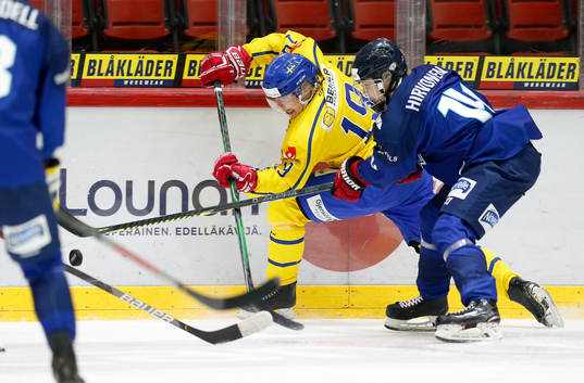 Karl Henriksson #19, SWE and Roni Hirvonen #14, FIN