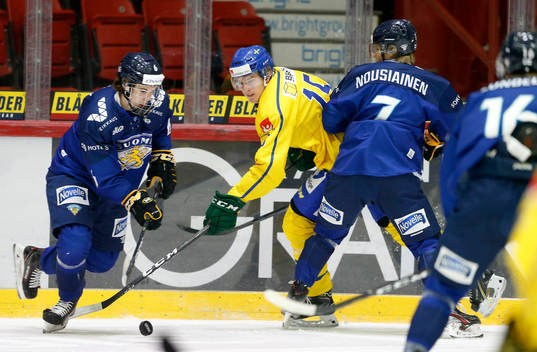 Topi Niemelä #6, FIN, Oskar Bäck #15, SWE and Kim