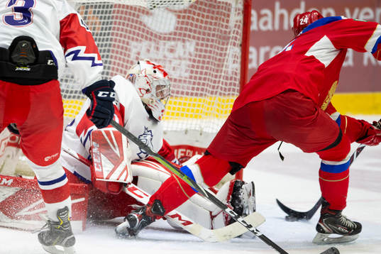 Arsenii Gritsyuk #24, RUS score 5-2, Nick Malik #30, CZE