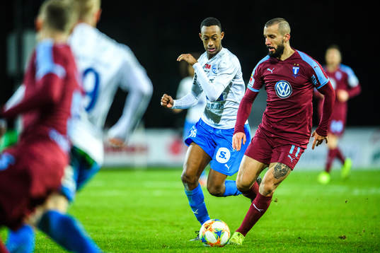 Värnamos Isse Ismail och Malmö FFs Guillermo Molins