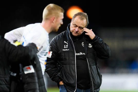 Värnamos tränare Jonas Thern deppar