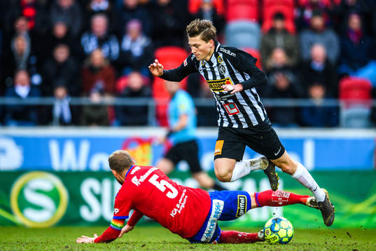 Östers Stefan Karlsson och Landskronas Kevin Jensen