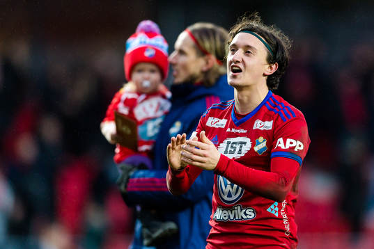 Östers Mattias Pavic jublar