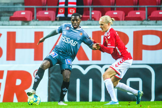 Kalmars Henrik Löfkvist och Brages Christian Kouakou