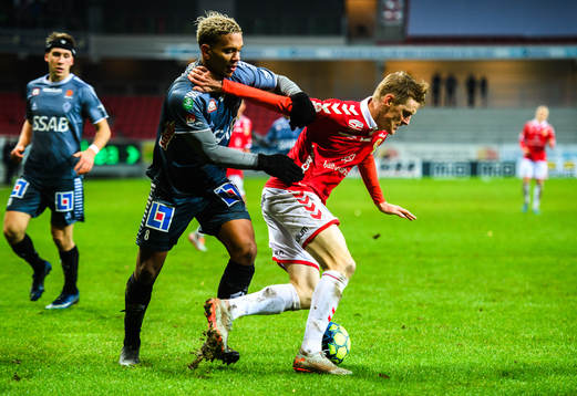Kalmars Rasmus Elm och Brages Seth Kanteh Hellberg