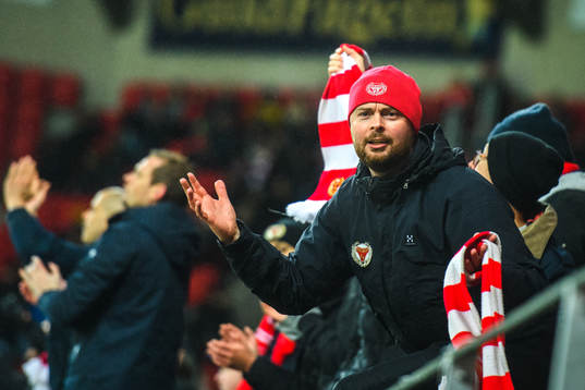 Kalmars supportrar jublar