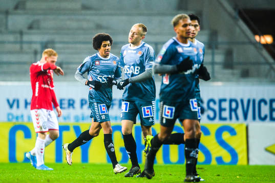 Brages spelare jublar