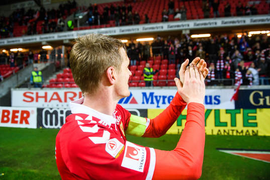 Kalmars Rasmus Elm jublar