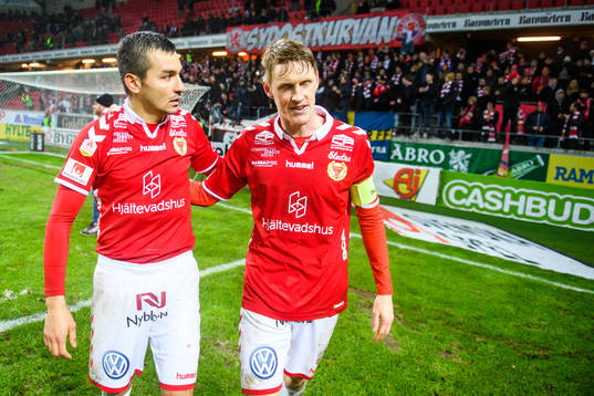 Kalmars Rasmus Elm och Emin Nouri jublar