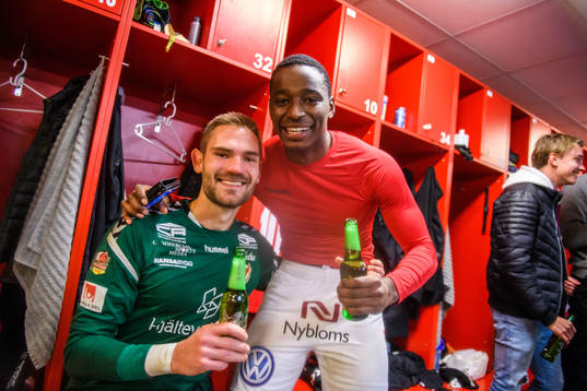 Kalmars målvakt Lucas Hägg-Johansson och York Rafael