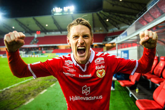 Kalmars Rasmus Elm jublar