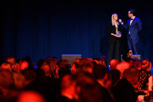 FC Rosengårds Hanna Bennison tilldelas priset Årets