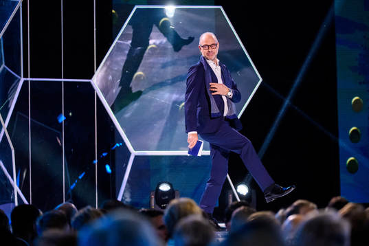 Thomas Ravelli prisutdelare årets målvakt