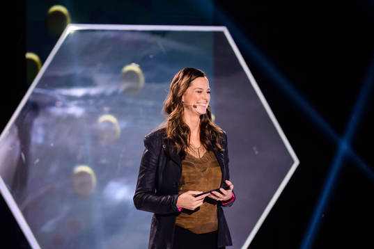 Lotta Schelin prisutdelare Årets Forward