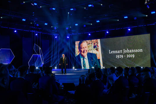 Lennart Johansson hyllas