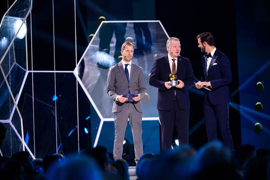Simon Bank, Aftonbladet och Karl-Erik Nilsson, ordförande