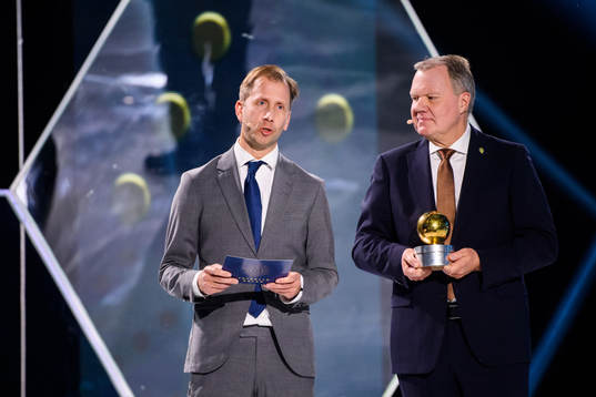 Simon Bank, Aftonbladet och Karl-Erik Nilsson, ordförande