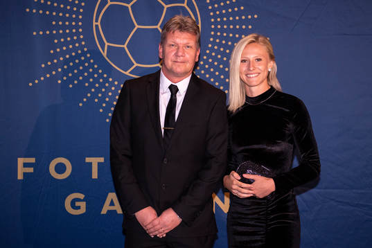 s assisterande tränare Jörgen Ericson och Rebecka