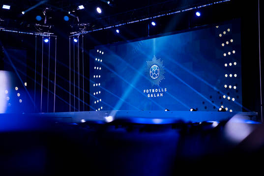 Fotbollsgalans logo på en storbildsskärm
